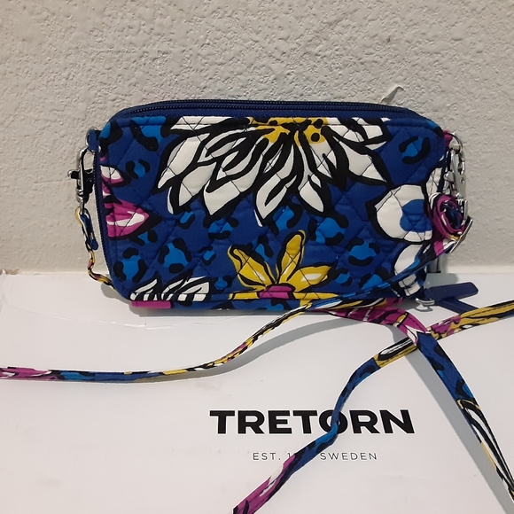 Vera Bradley crossbody - Picture 2 of 8